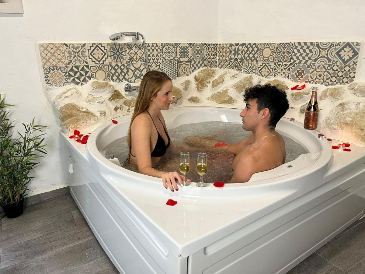 Fortress Jacuzzi Suites Xàtiva Esterno foto