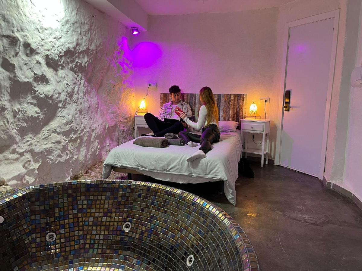 Fortress Jacuzzi Suites Xàtiva Esterno foto
