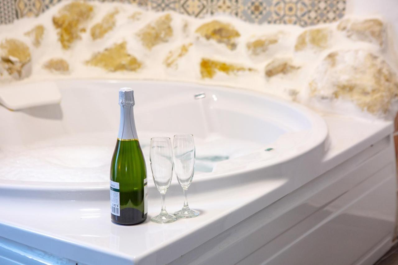 Fortress Jacuzzi Suites Xàtiva Esterno foto