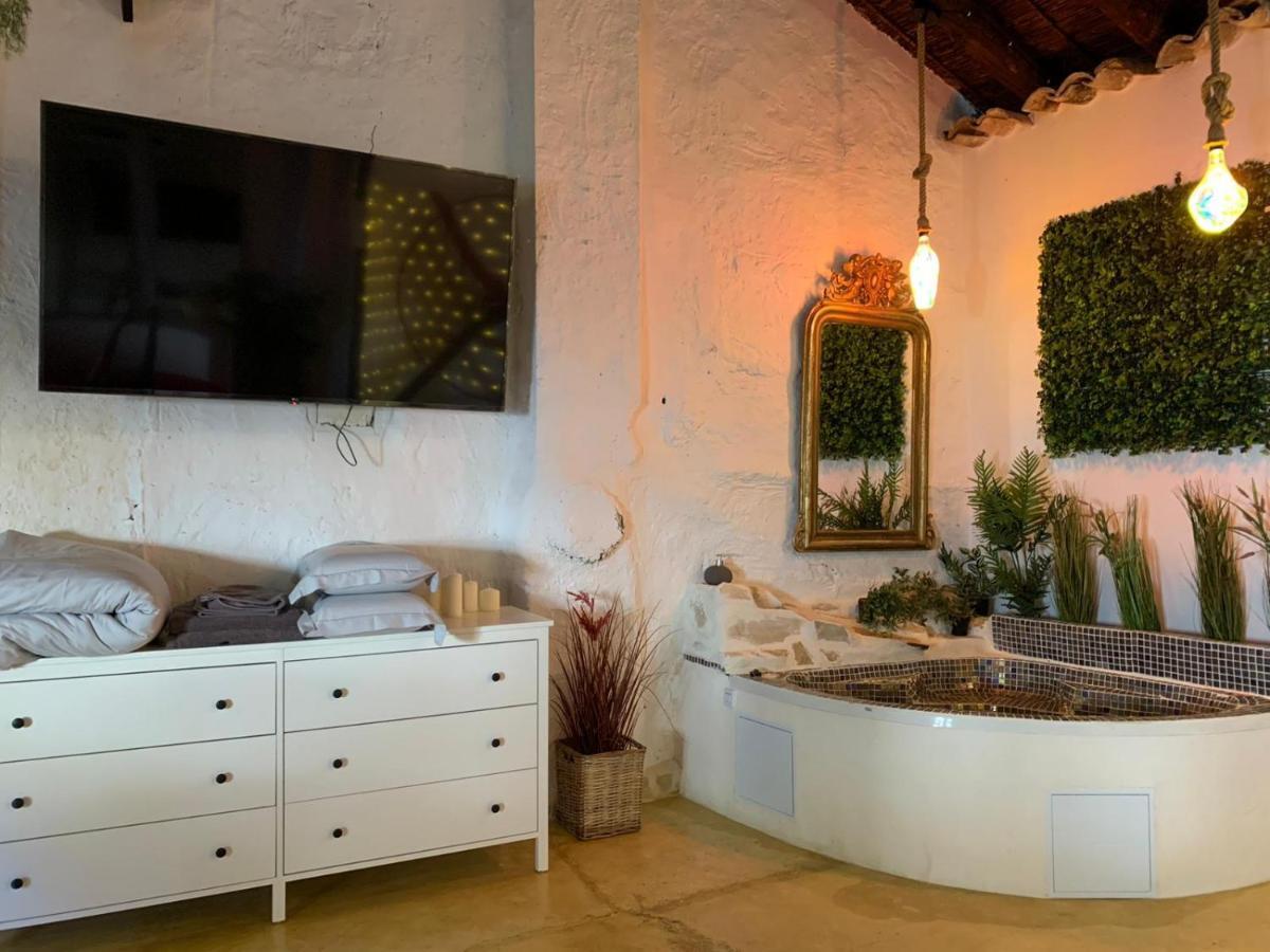 Fortress Jacuzzi Suites Xàtiva Esterno foto