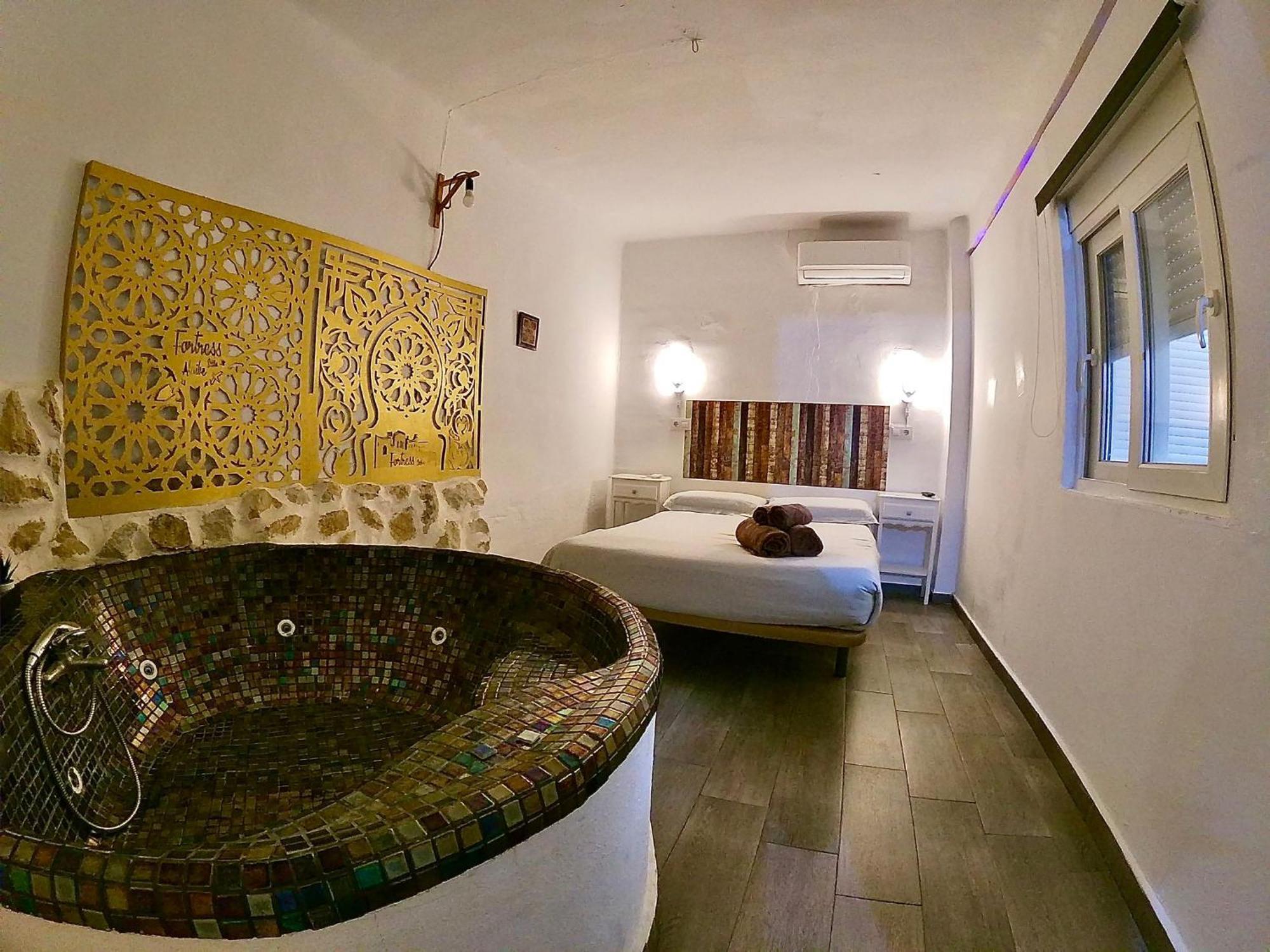 Fortress Jacuzzi Suites Xàtiva Esterno foto